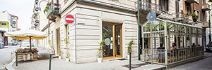 Axis proporciona una solución moderna y fiable de videovigilancia IP a un restaurante de Torino