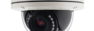 Арегонт МегаДом 4K/1080p: купол камеры 8,3 MP для внутреннего и наружного использования