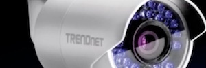TRENDnet تكشف النقاب عن كاميرا IP في الهواء الطلق والداخل الجديد مع PoE واتصال واي فاي