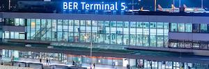 Grupo Azkoyen instala los sistemas de control de acceso del nuevo aeropuerto de Berlín